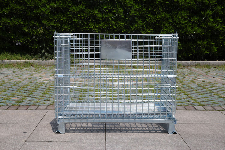 Wire mesh storage containers
