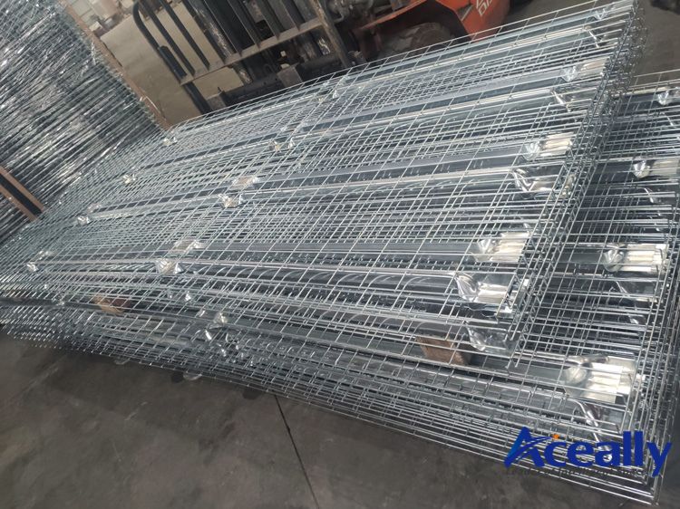 Wire decking