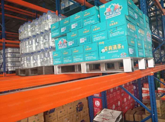 The difference between aluminum pallet and wooden pallet on processing
