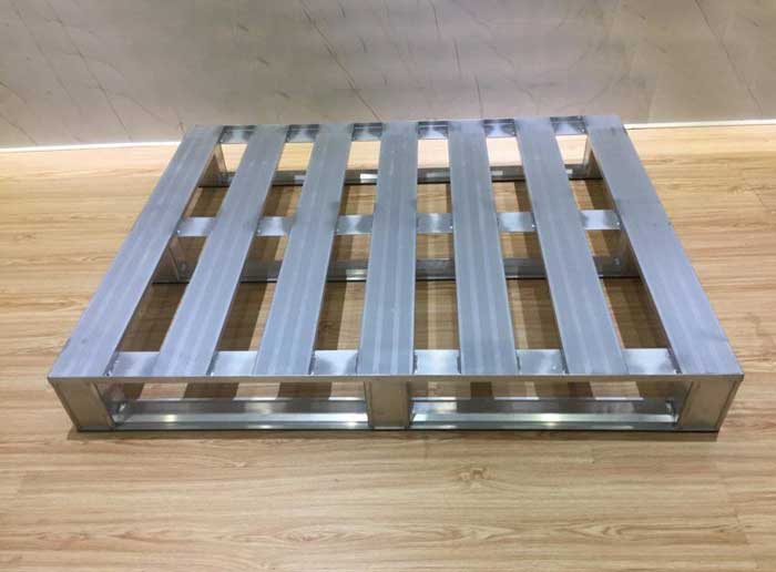 6 suggestions for stainless steel pallet maintenance