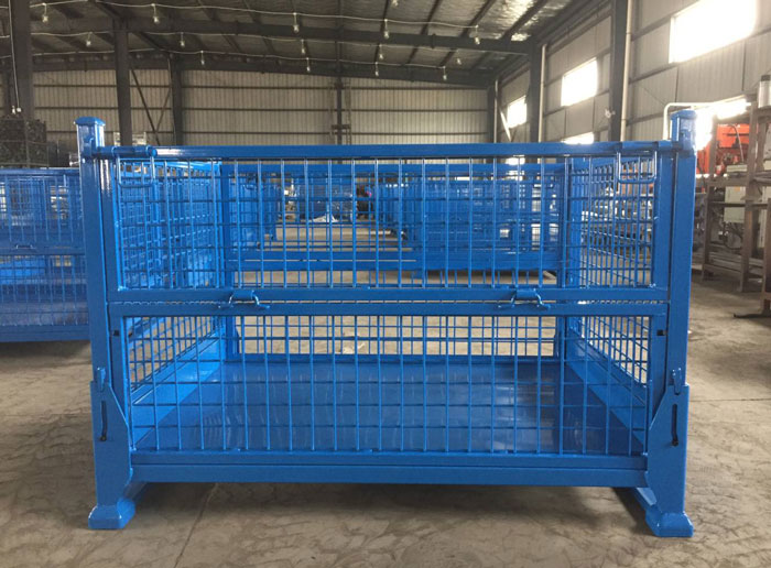 5 advantages of stacking rack for storing goods?