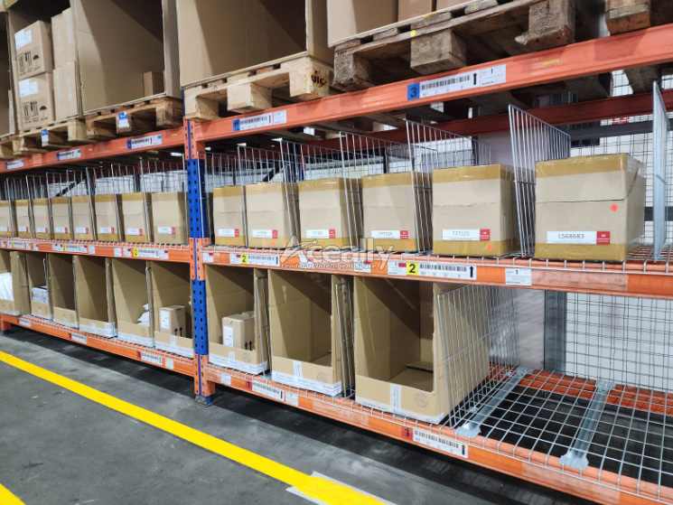 Galvanized Wire mesh decking and divider project